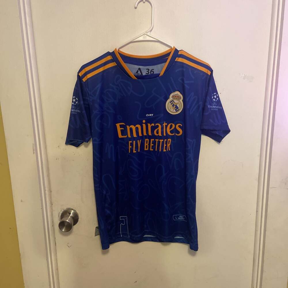 Benzema Real Madrid 2021-2022 Champions League away player issue jersey Size 6